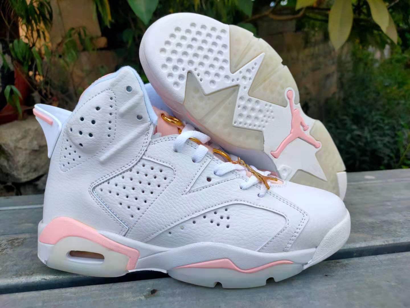 Air Jordan 6 "Gold Hoops" – Elevate Your Style!