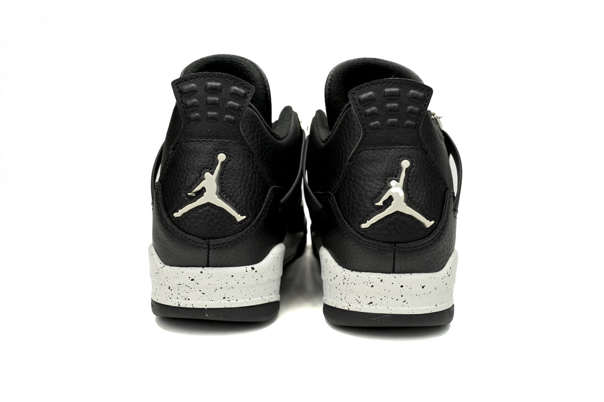 Air Jordan 4 Retro "Oreo" - Classic Style Meets Modern Comfort