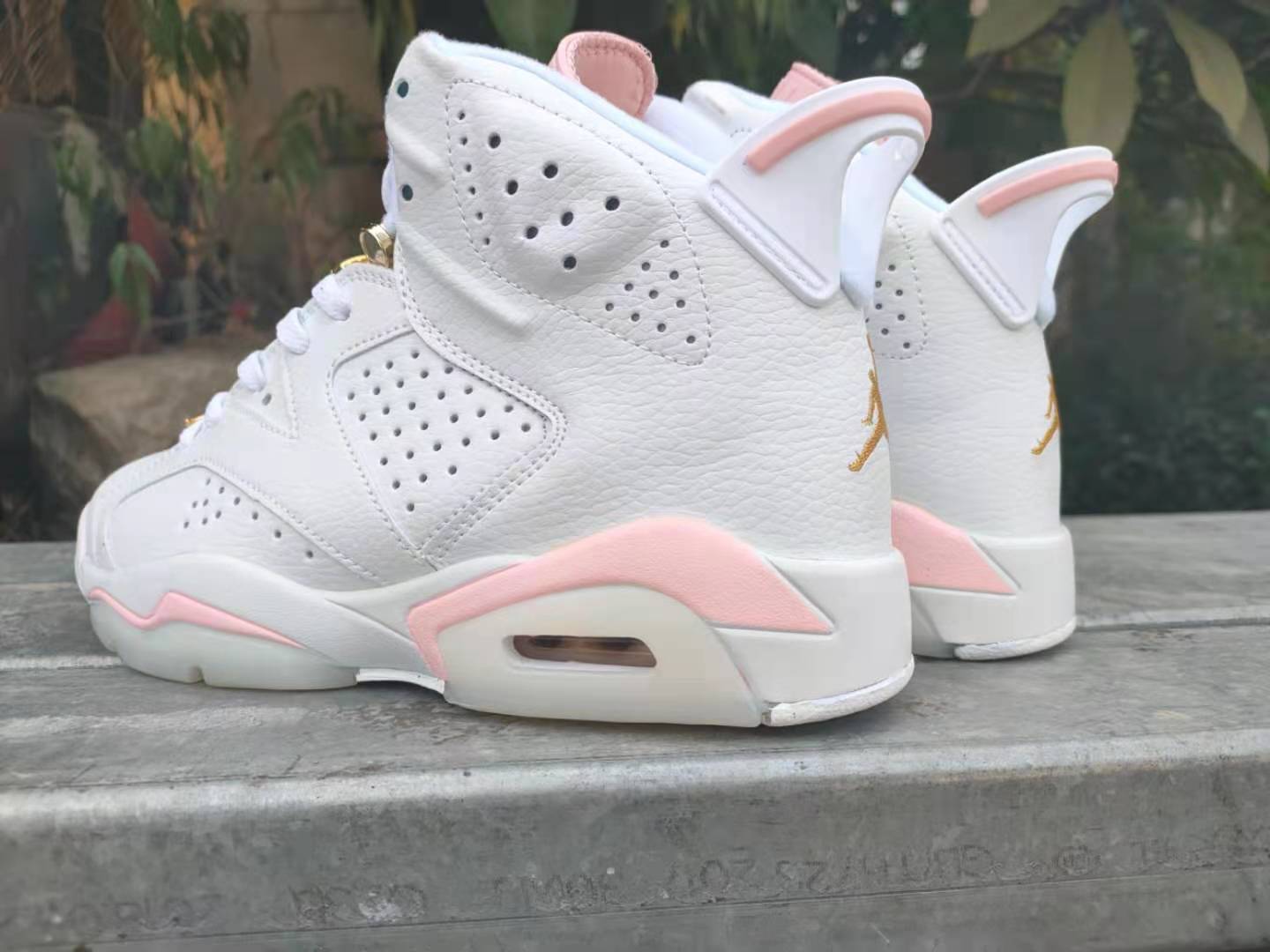 Air Jordan 6 "Gold Hoops" – Elevate Your Style!