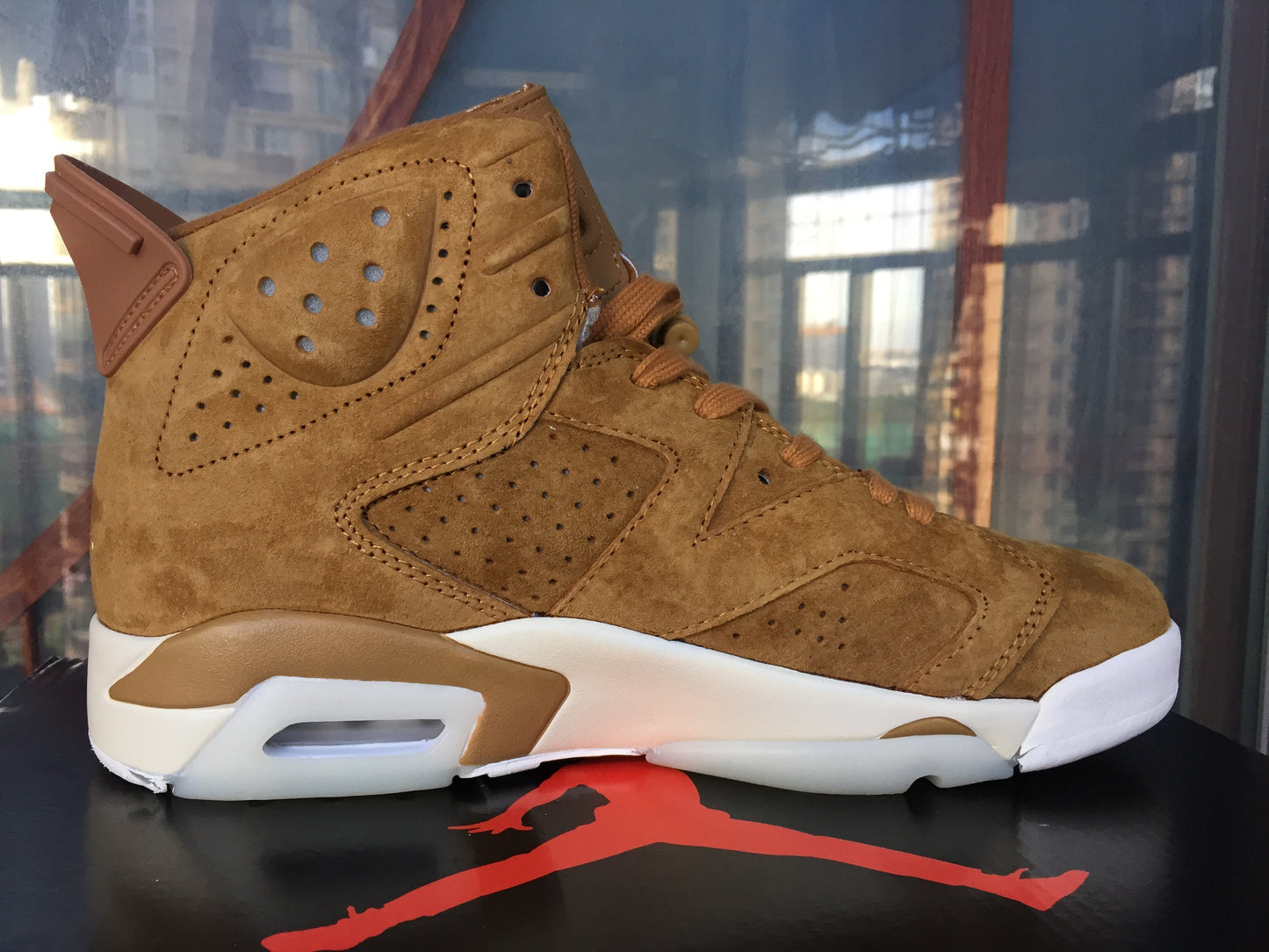 Air Jordan 6 Retro "Golden Harvest