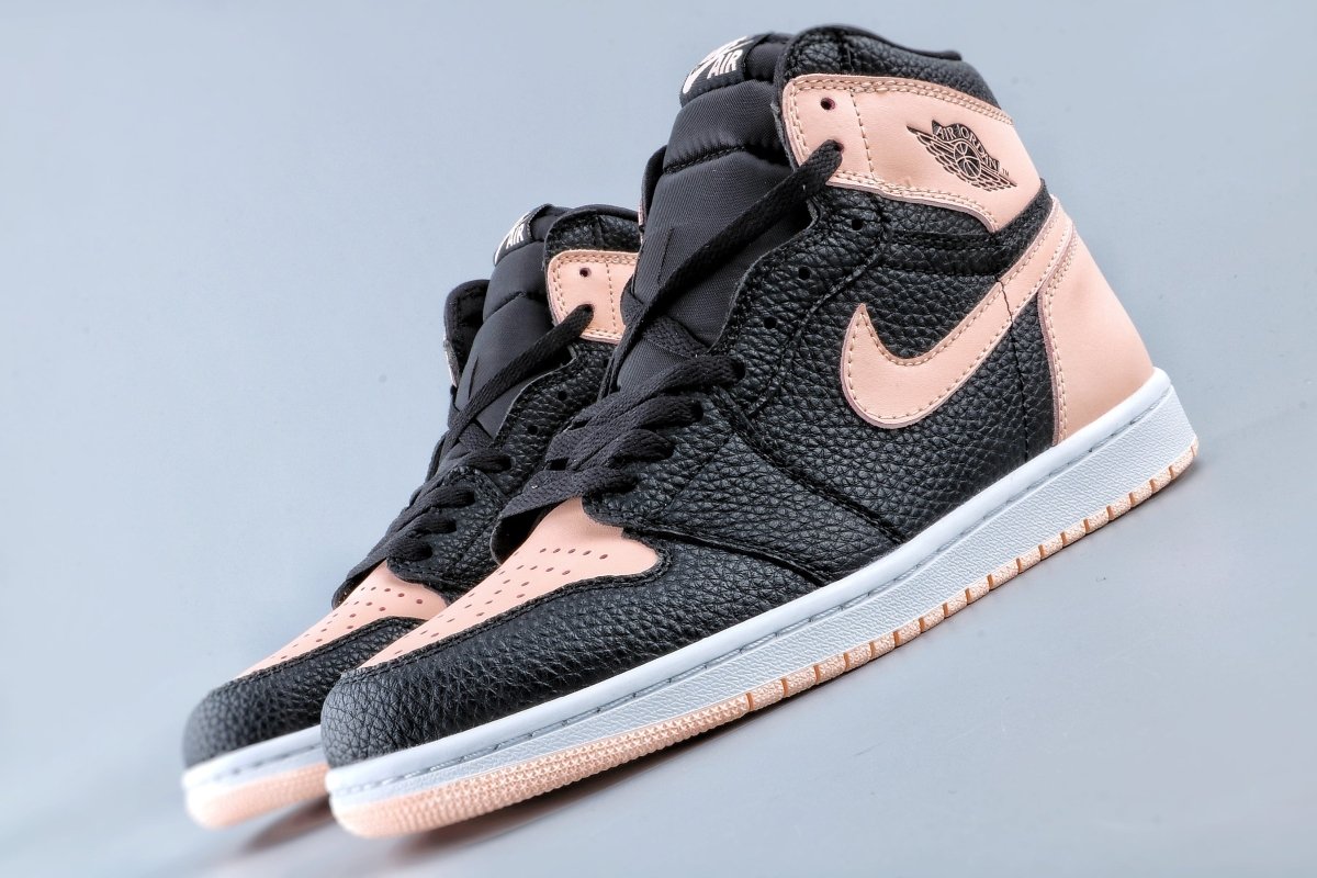 Air Jordan 1 High in Striking Black Crimson Tint