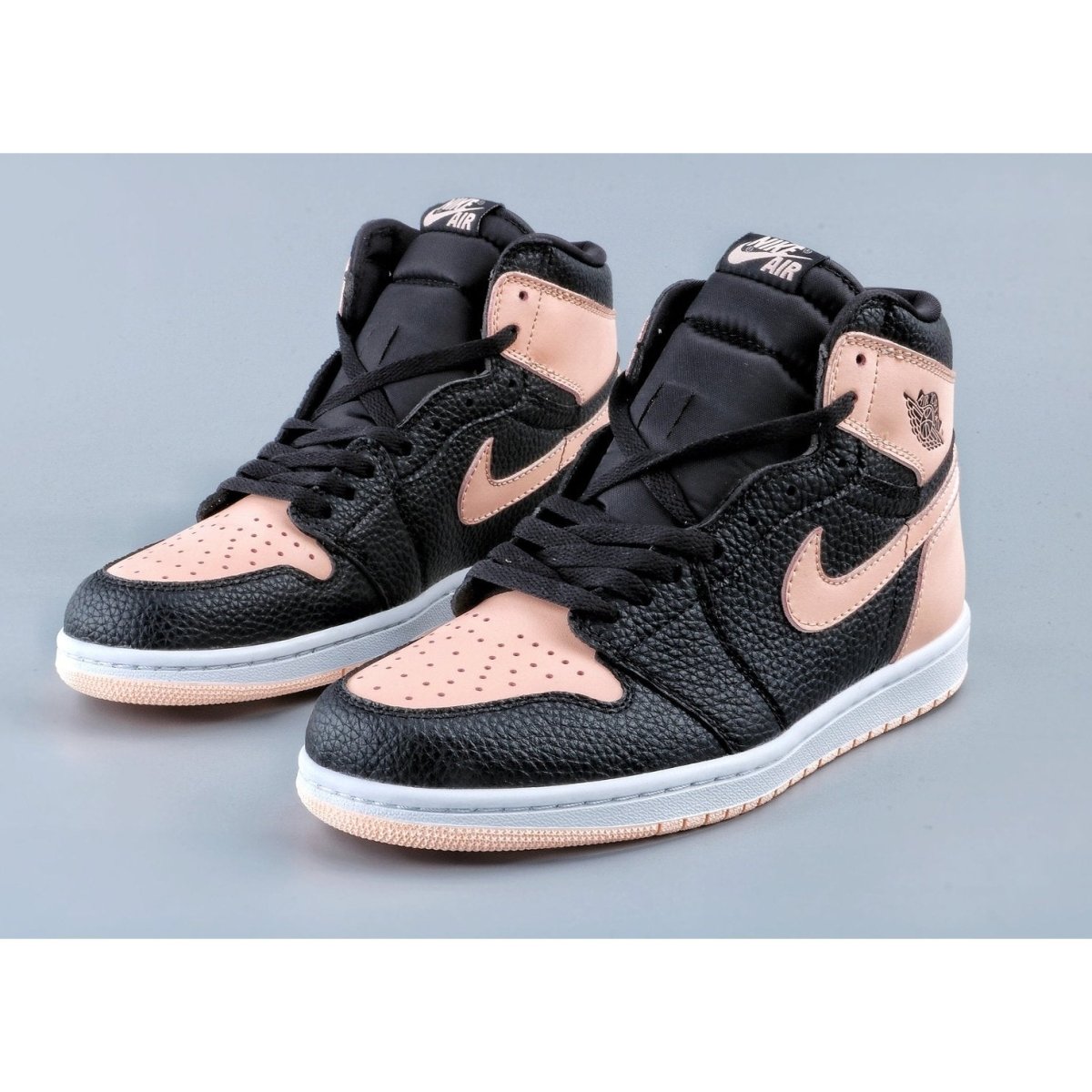 Air Jordan 1 High in Striking Black Crimson Tint