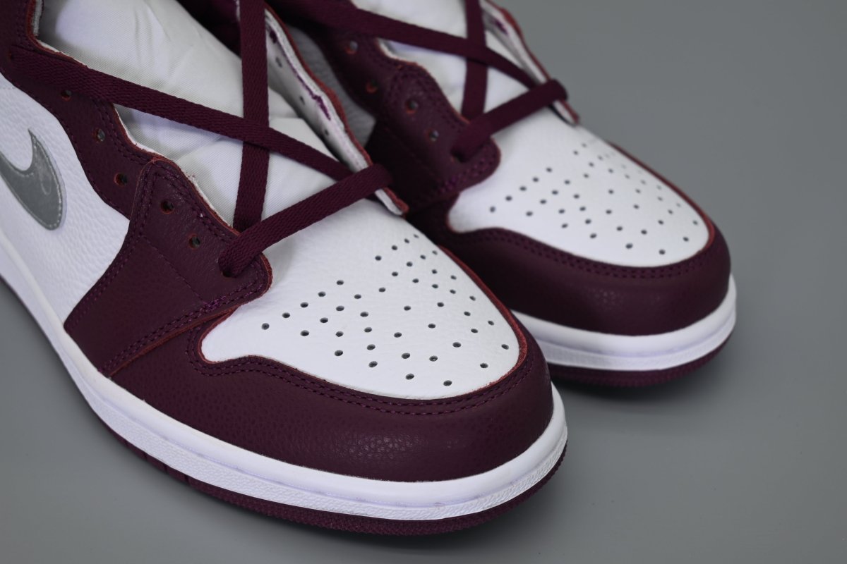 Air Jordan 1 Retro High OG - Bordeaux Edition