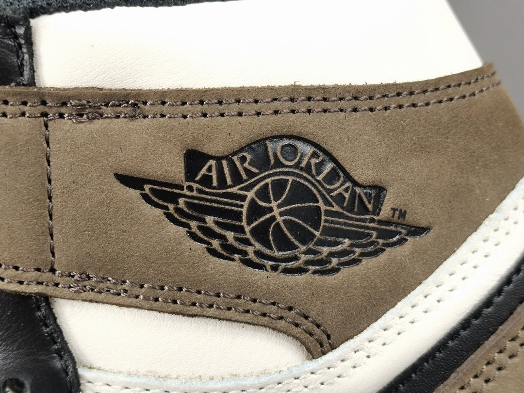 Air Jordan 1 Retro High - Dark Mocha Edition