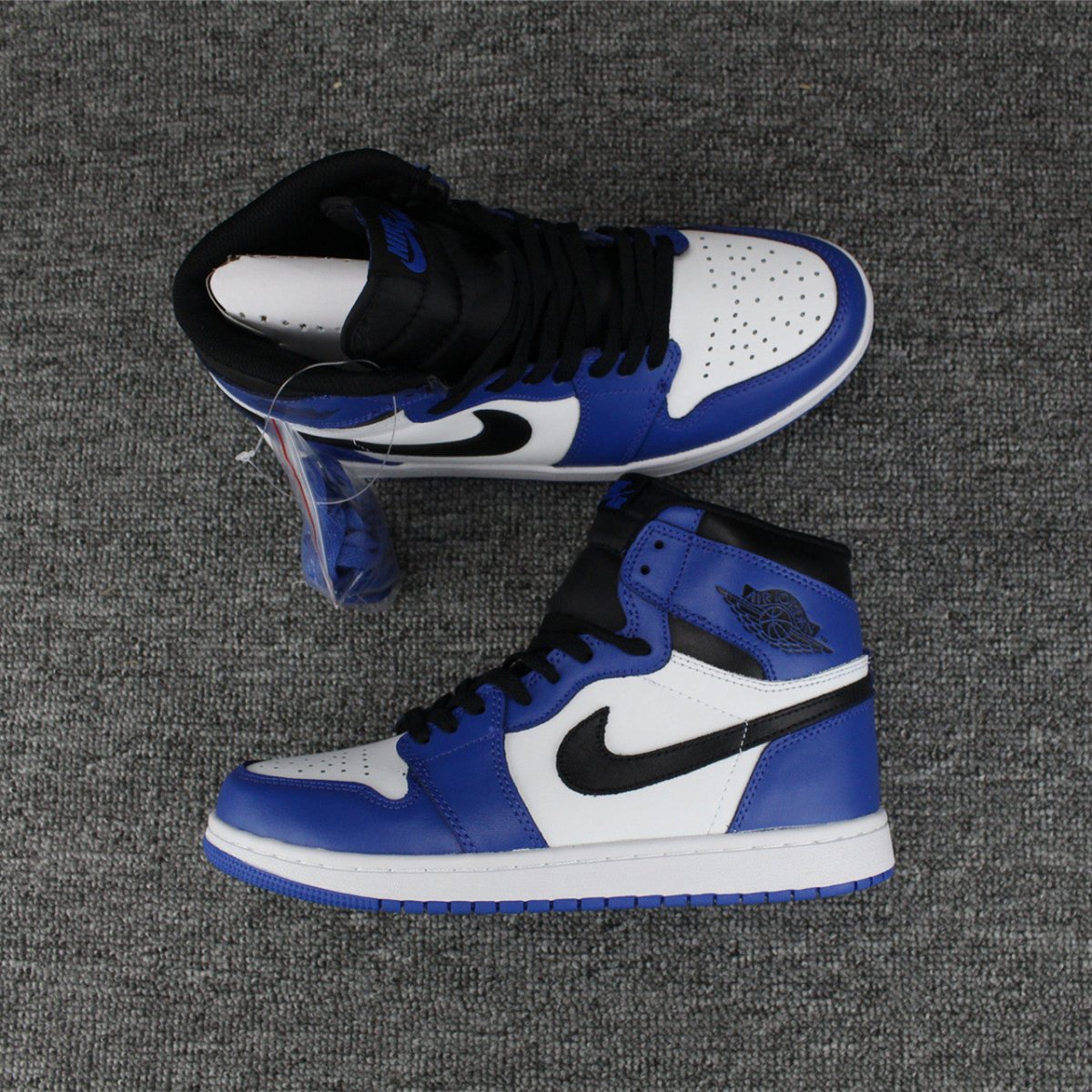 Air Jordan 1 Retro High in Game Royal Elegance