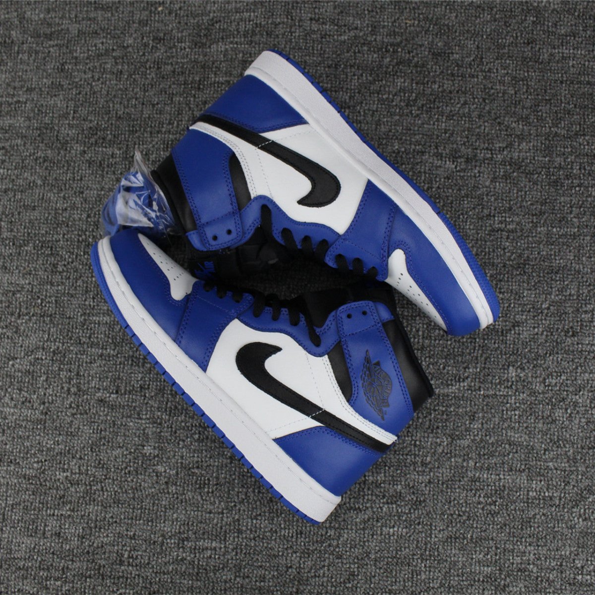 Air Jordan 1 Retro High in Game Royal Elegance