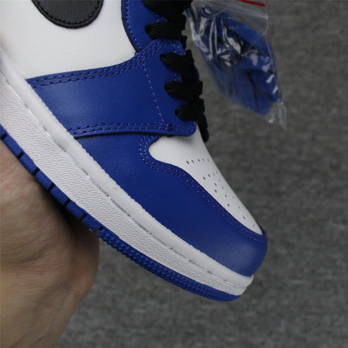 Air Jordan 1 Retro High in Game Royal Elegance