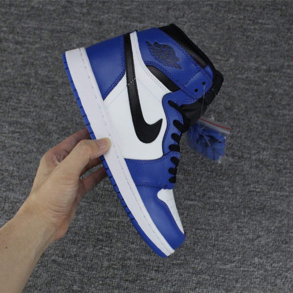 Air Jordan 1 Retro High in Game Royal Elegance