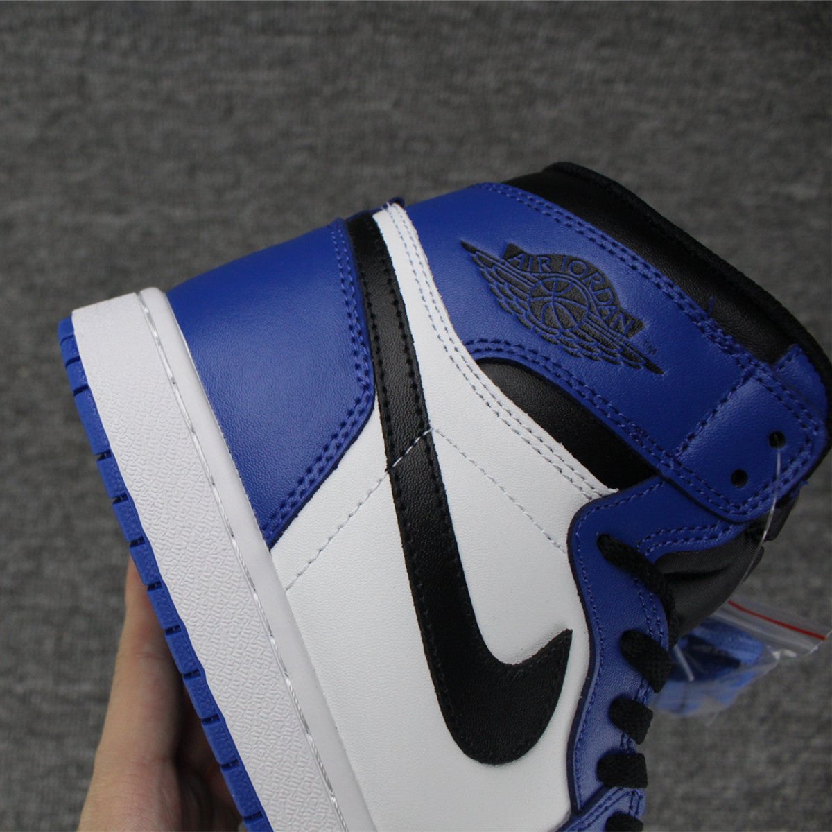 Air Jordan 1 Retro High in Game Royal Elegance