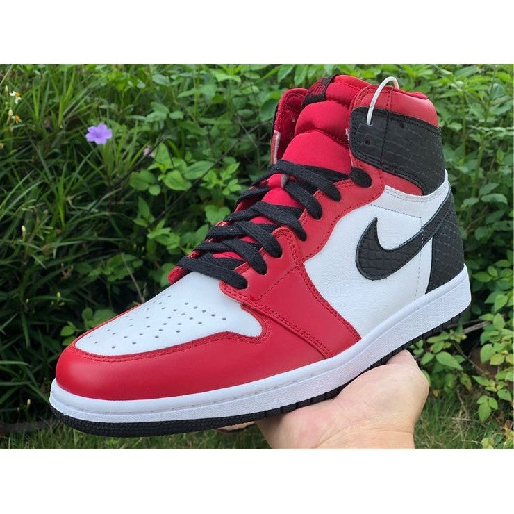 Air Jordan 1 Retro High - Chic Satin Snake Chicago Edition