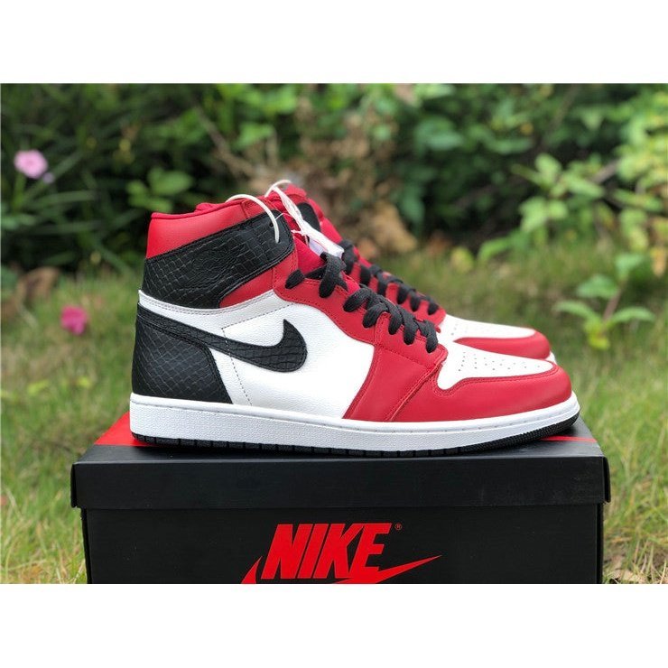 Air Jordan 1 Retro High - Chic Satin Snake Chicago Edition