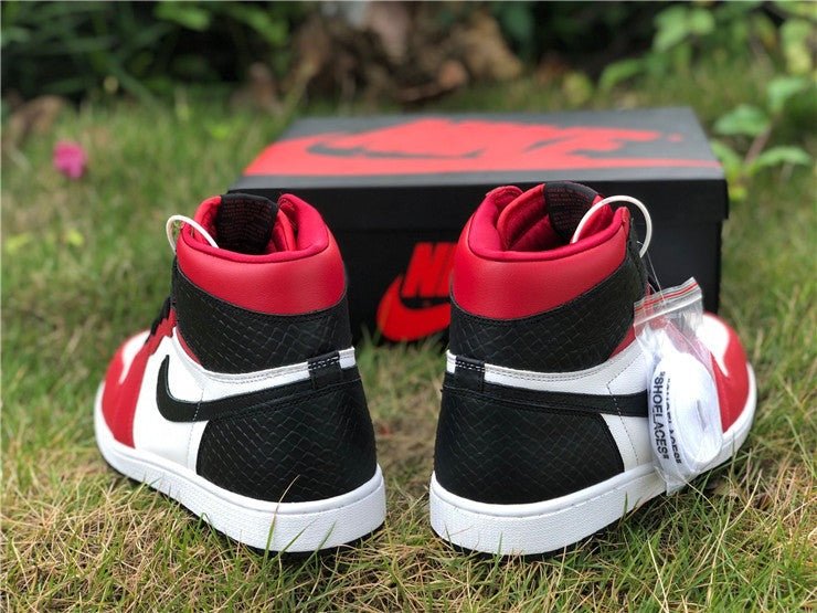 Air Jordan 1 Retro High - Chic Satin Snake Chicago Edition