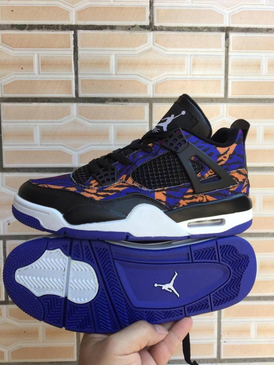 Jordan 4 in Striking Black Rush Violet