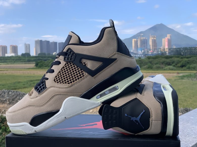 JORDAN 4 Collaboration with FOSSIL - A Timeless Classic!